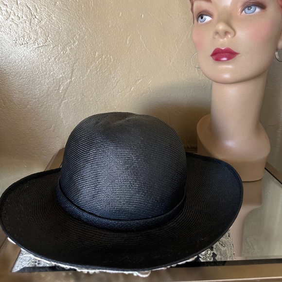 VALUABLE 1960S' DESIGNER JACK MCCONNELL NAVY STRAW  HAT + WHITE APPLIQUÉ - Picture 8 of 12